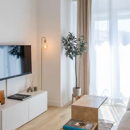 2br - Heart Of Juan-les-pins
